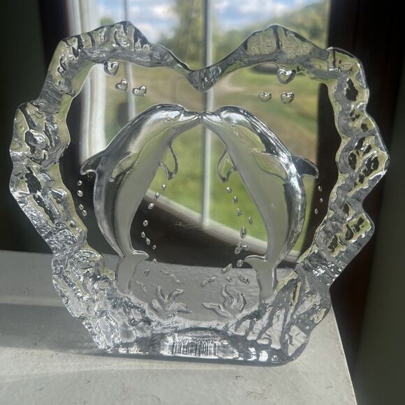 Two Dolphins Kissing Heart Laser Etched Crystal Clear See Through Ocean Sea - Picture 7 of 16
